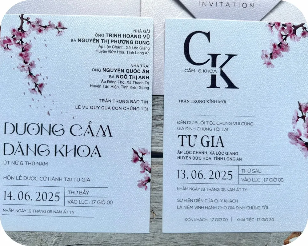 Ứng dụng cán vân trên thiệp cưới